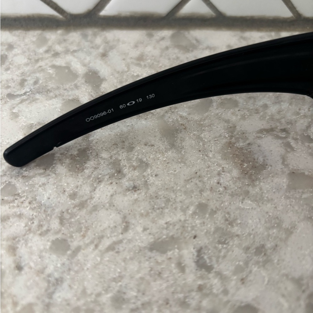 Oakley Men's Oo9096 Fuel Cell Wrap Sunglasses - image 5